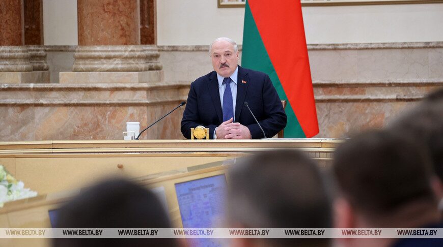 «Мы их лечим, спасаем». Лукашенко о раненых в Украине российских военных