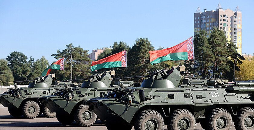 Лукашенко поздравил мотострелков: стойкость, мужество и высокая боевая выучка воинов остаются неизменными