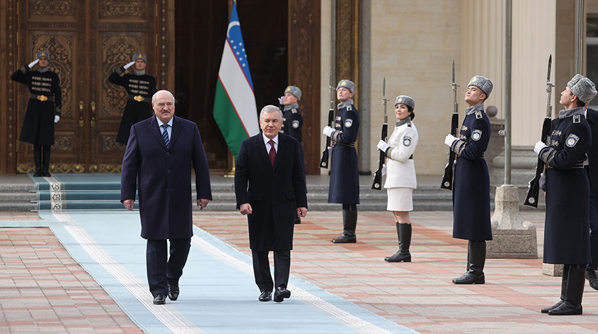 Официальные переговоры Лукашенко и Мирзиёева проходят в резиденции Президента Узбекистана