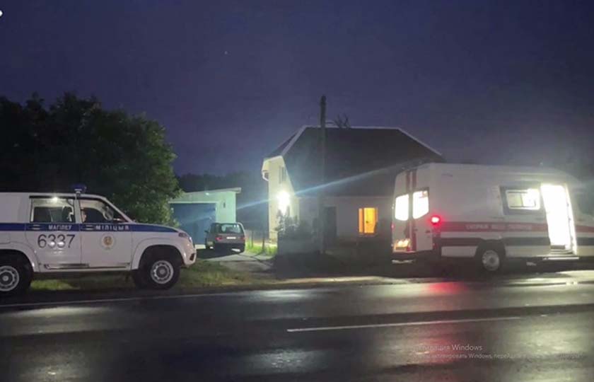 Пятилетнюю девочку насмерть придавило упавшим из-за непогоды деревом в Могилевском районе