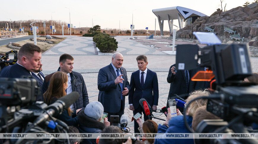 Как жители Приморья отнеслись к визиту Лукашенко и как оценивают белорусские продукты