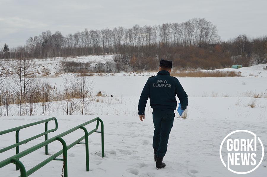 Сотрудники Горецкого РОЧС напомнили рыбакам об опасности тонкого льда