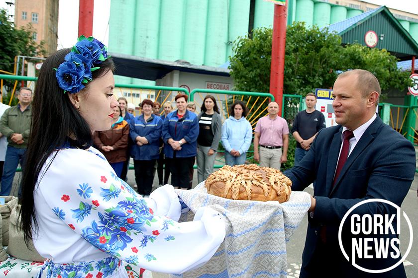 Первый хлеб на элеваторе учхозовский