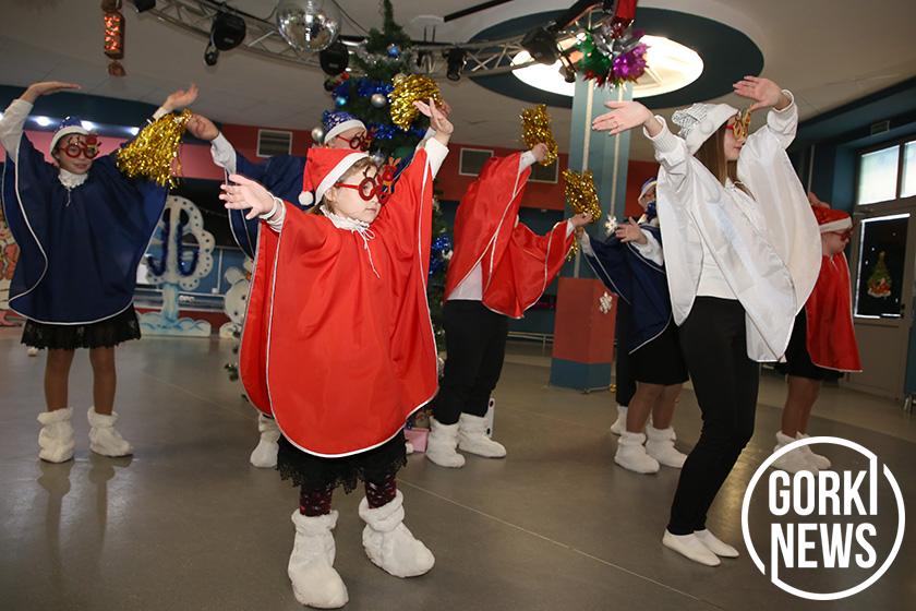 Ребята-воспитанники ГУО «ЦКРОиР» стали участниками новогоднего мероприятия в амфитеатре