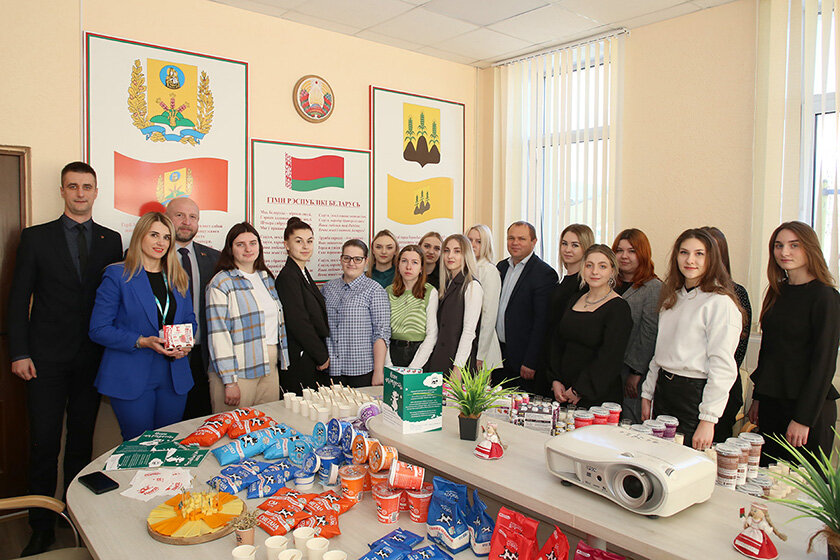 Молодые специалисты встретились с руководством района и продегустировали горецкую молочку