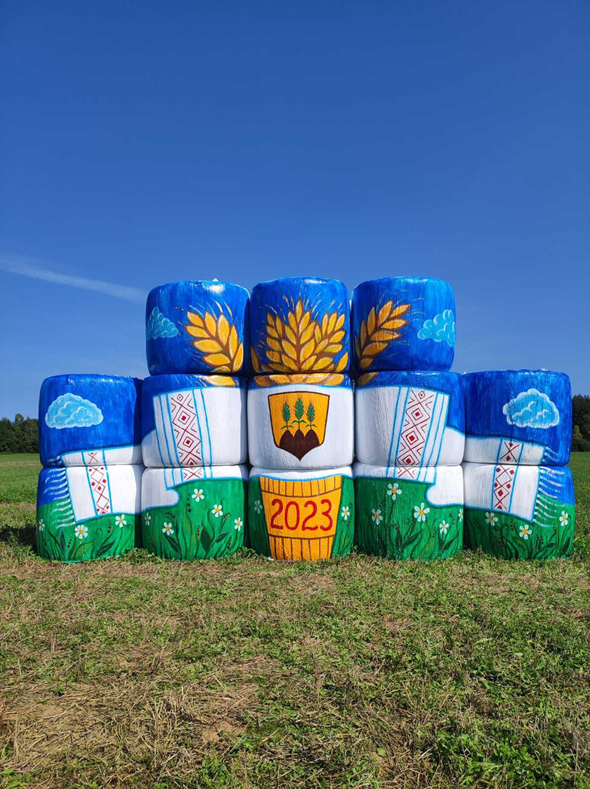 Голосование за лучшее фото соломенной фигуры завершено! Победитель определен!