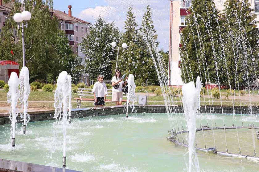 Можно ли купаться в фонтане возле кинотеатра «Крыніца», рассказали в РОВД