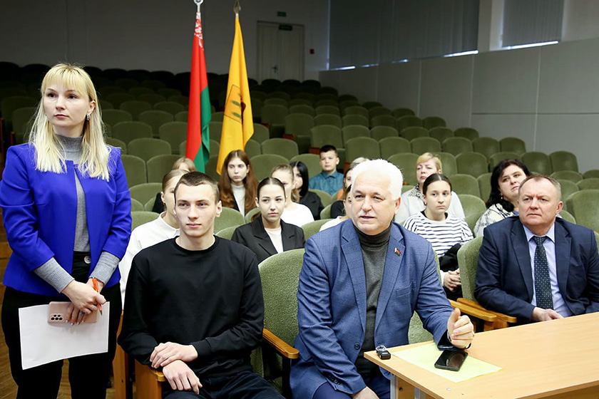 Телемост «По маршрутам Великой Отечественной вой­ны: их подвиг бессмертен» связал старшеклассников Горок и Мичуринска