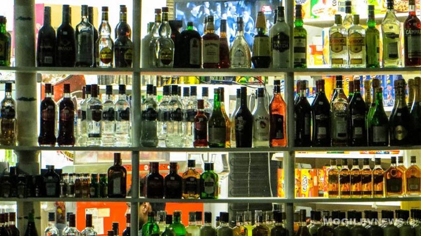 В белорусских магазинах убрали из зоны касс и акций крепкий алкоголь