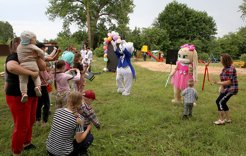 Детскую игровую площадку торжественно открыли в деревне Сеньково