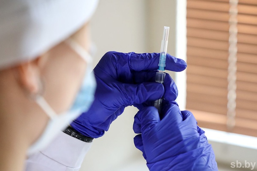Белорусскую вакцину от COVID-19 начнут применять в 2024 году