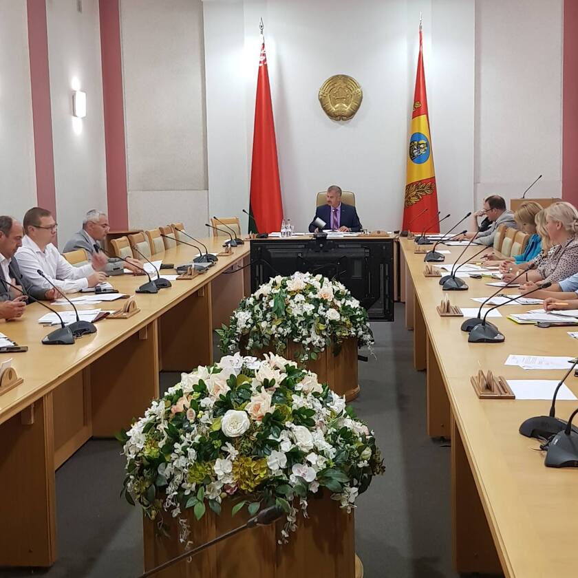 Вопросы работы с обращениями граждан рассмотрены в облисполкоме