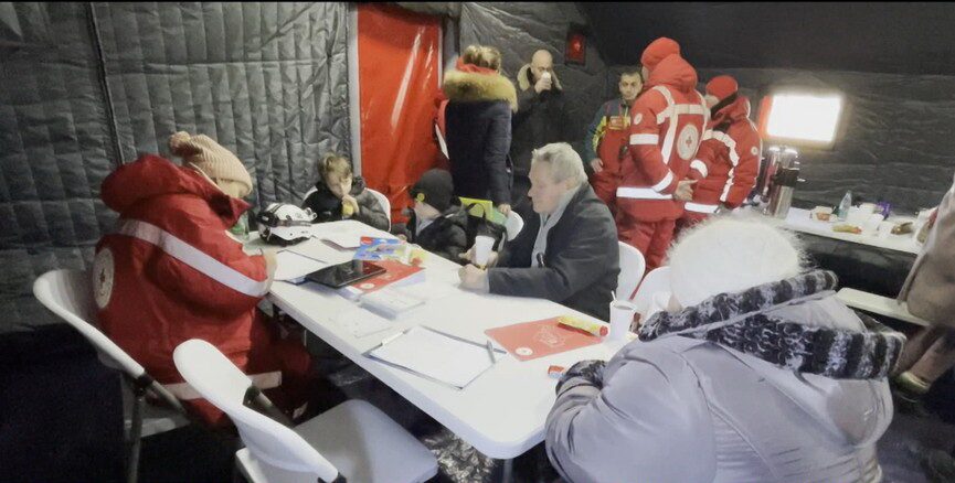 Более 600 украинских беженцев прибыли в Беларусь. Всем оказывается помощь