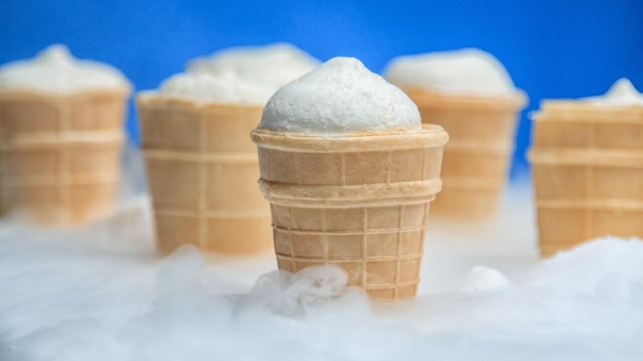 В Беларуси запретили продавать российское мороженое. В чем причина?