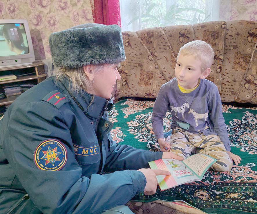 Зияющие дыры в дверце печи, мусор и ветошь на лежанке. Какие нарушения были выявлены в частных домах в ходе рейда?