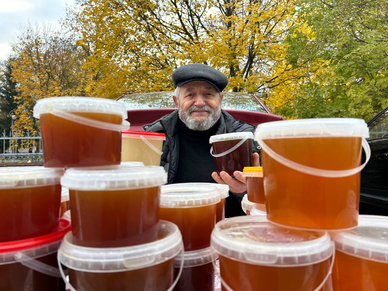 Свежее, вкусное и натуральное: что сегодня можно было приобрести на открытии ярмарки? (фоторепортаж)