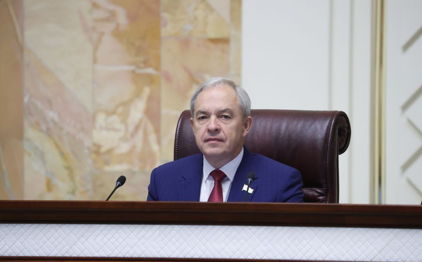 Сергеенко: депутаты должны быть вместе с избирателями, помогать в решении волнующих их проблем