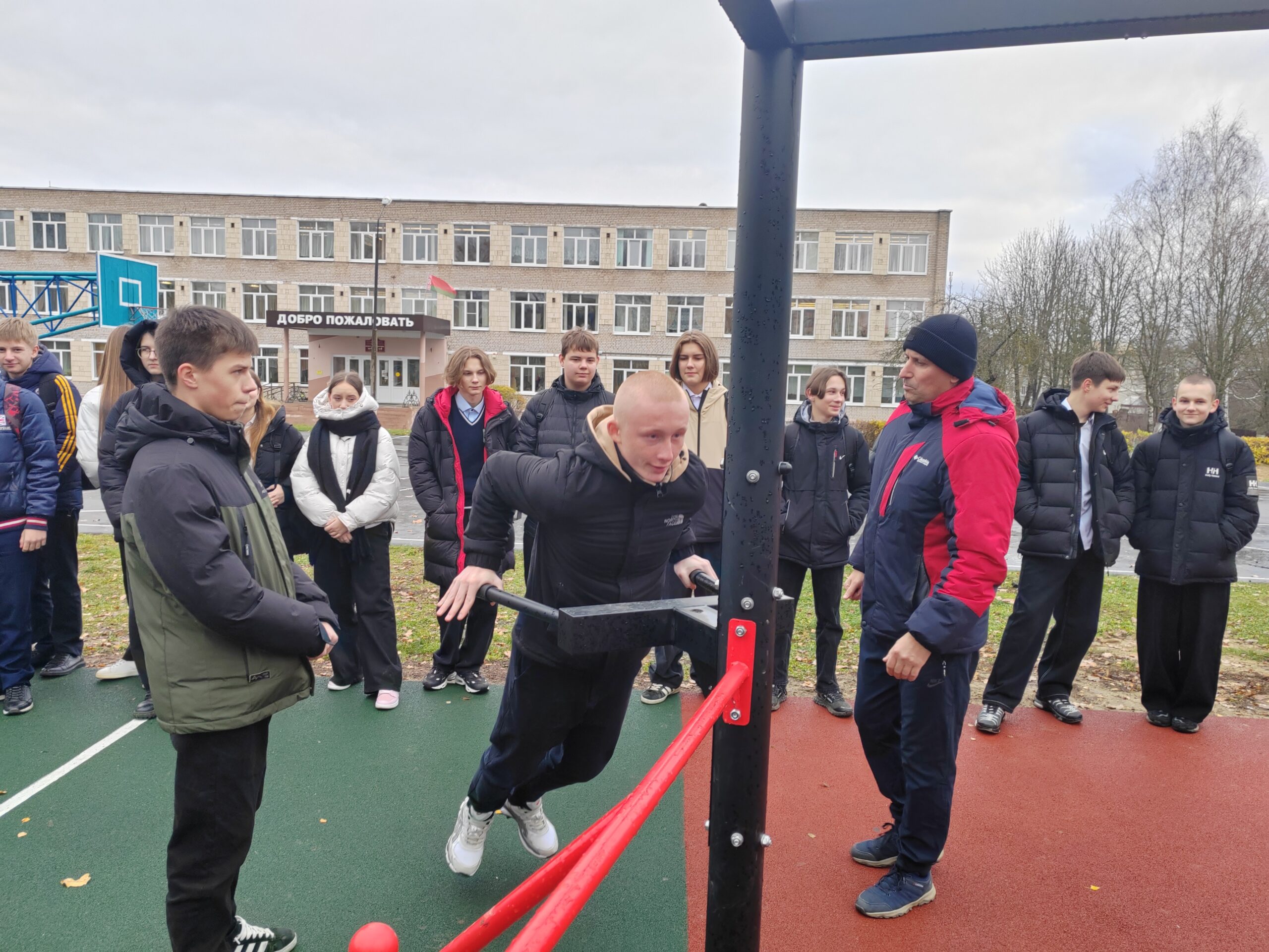 Дмитрий МАЛАШКО провел открытое занятие “Безопасная тренировка на воркаут площадке”