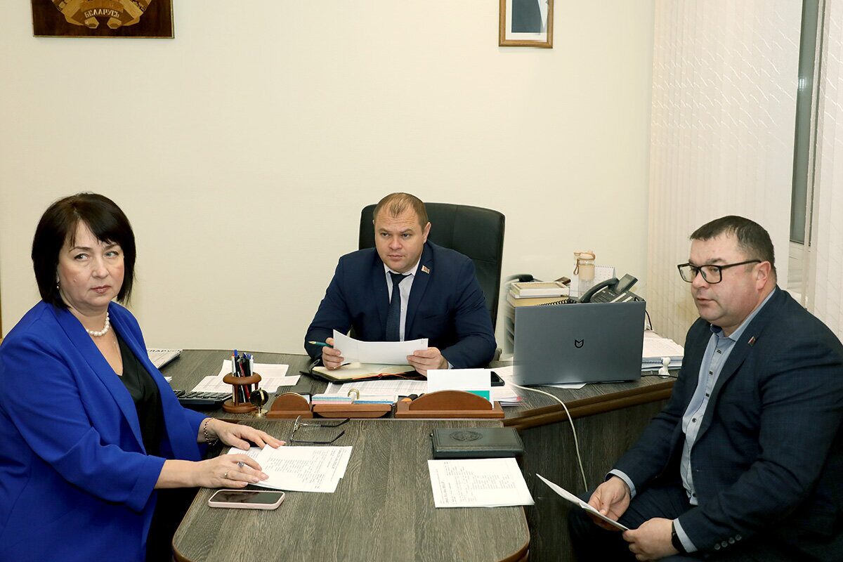 С какими вопросами обратились к председателю райисполкома на личном приеме граждан?