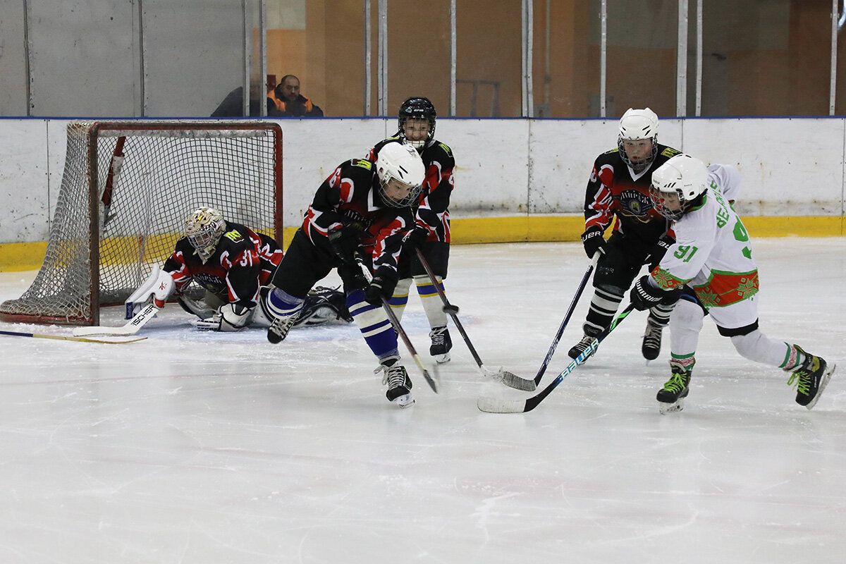 Названы лучшие игроки первого дня «Золотой шайбы» в Горках