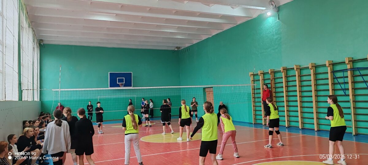 Женский турнир по волейболу определил победителей