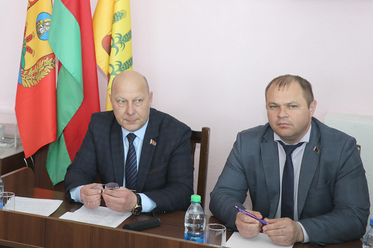 80-летие Великой Победы стало главной темой единого дня информирования. Встречи прошли на элеваторе, в райбольнице и райагропромтехнике