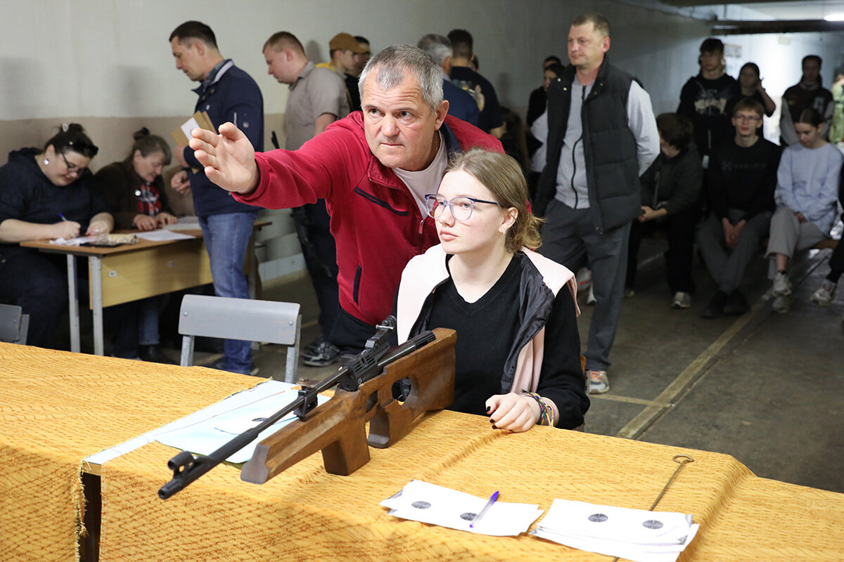 На базе гимназии организовали лично-командное первенство по стрельбе из пневматической винтовки