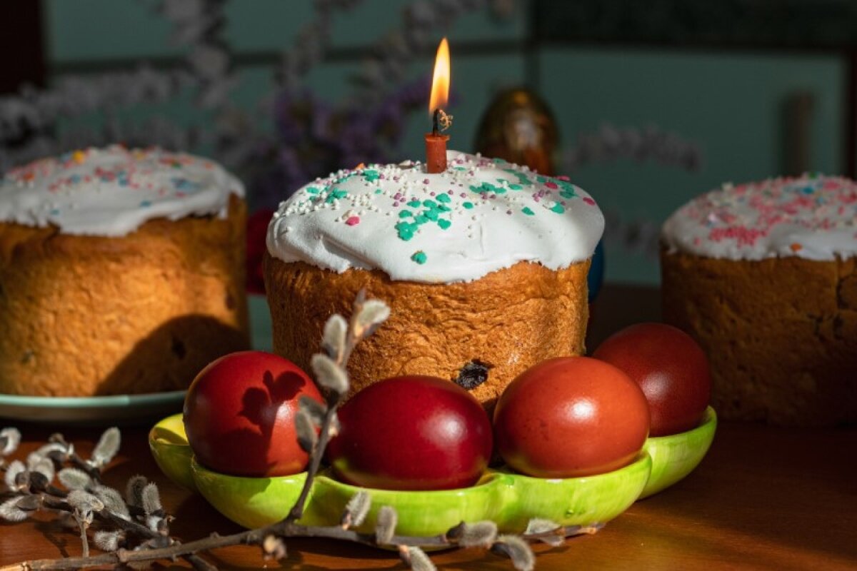 Анатолий Исаченко и Александр Горошкин поздравляют cо светлым праздником Пасхи