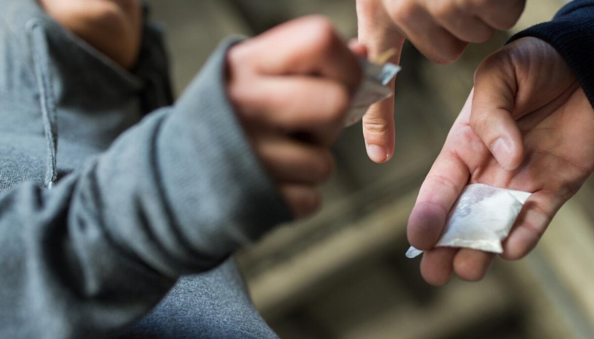 Какая ответственность предусмотрена за незаконный сбыт наркотиков, рассказали в РОВД?