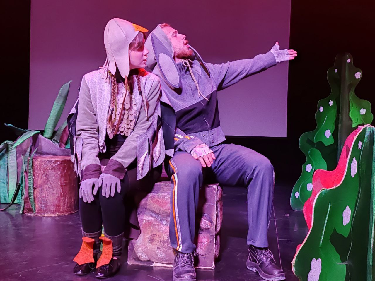 В Горках показали детский спектакль «Шэрая шыйка», покоривший сердца зрителей