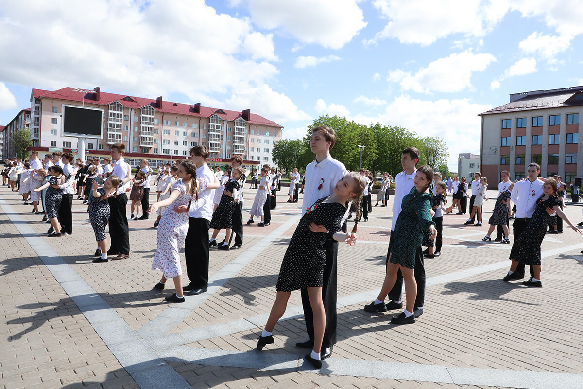 Горки присоединились к республиканской акции «Вальс Победы» (фоторепортаж)