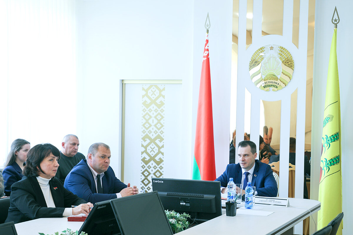 Семинар для руководителей и юрисконсультов сельхозпредприятий, прием граждан и прямую линию провел председатель экономического суда Могилевской области