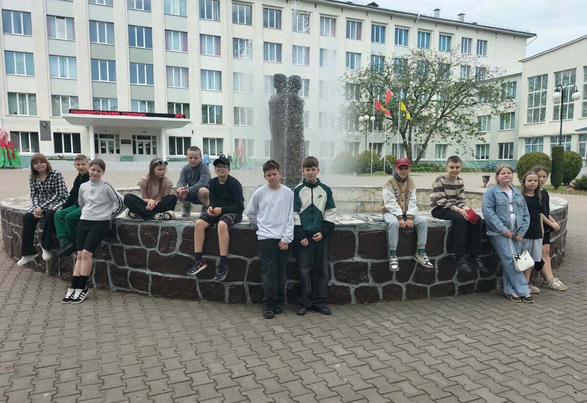 Учебный год для ребят из СШ № 2 завершился незабываемой прогулкой по родному городу