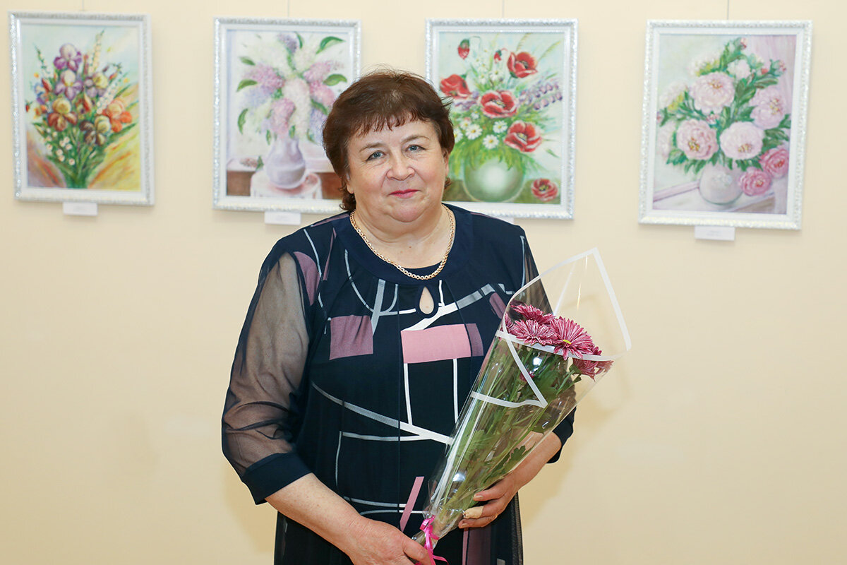 Cамые близкие люди и коллеги по холсту пришли поздравить Татьяну Колтыго с открытием выставки «Случайные шедевры»