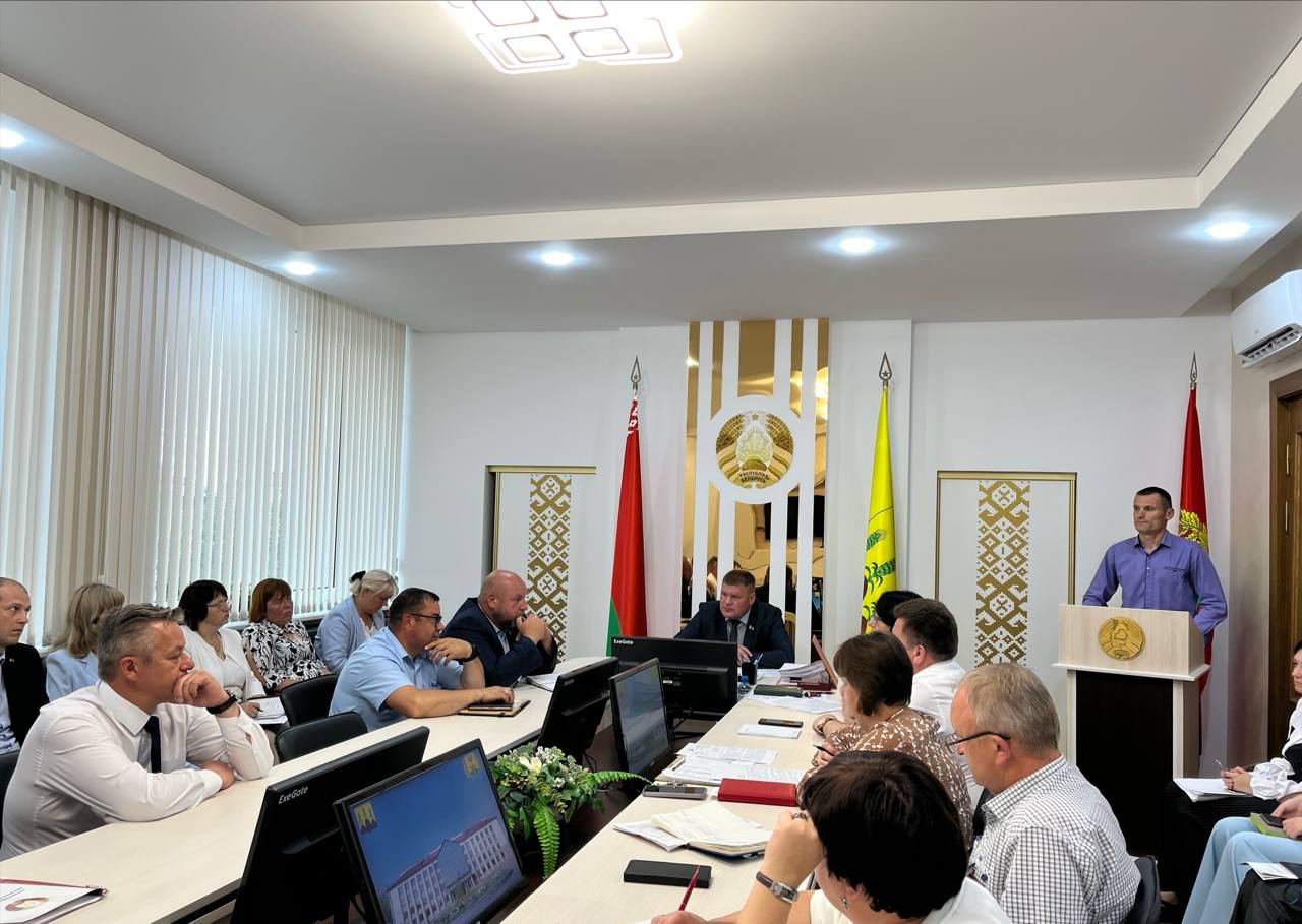 Вовлечение земель в хозоборот, исполнительская дисциплина, обращения граждан – эти и другие вопросы были рассмотрены на планерке у председателя