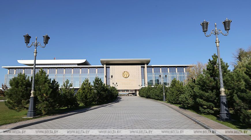 Новые руководители в семи районах страны и в районе Гродно. Лукашенко принял кадровые решения