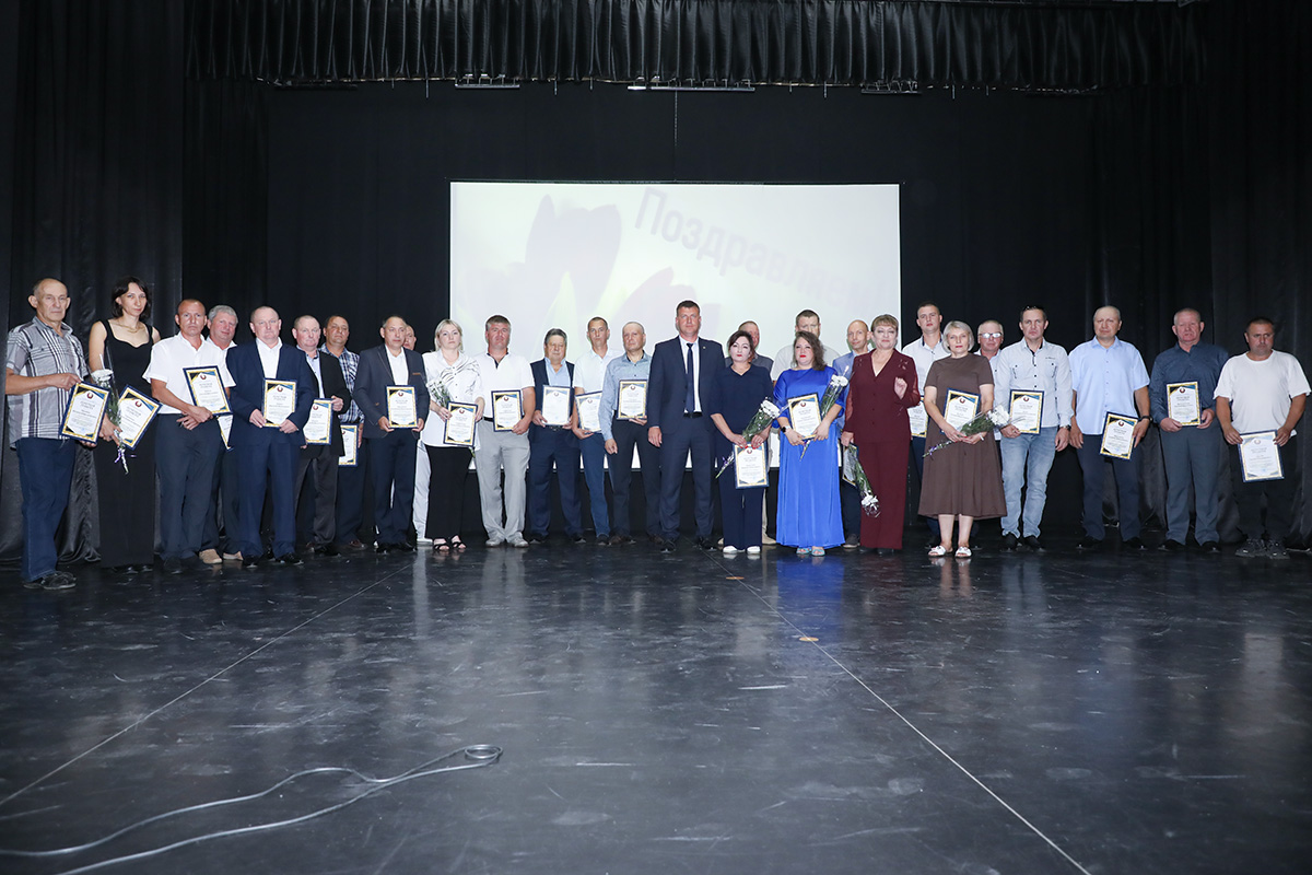 В преддверии Дня строителя в ДШИиВХМ прошло торжество для ГУКДСП «Горецкая СПМК»