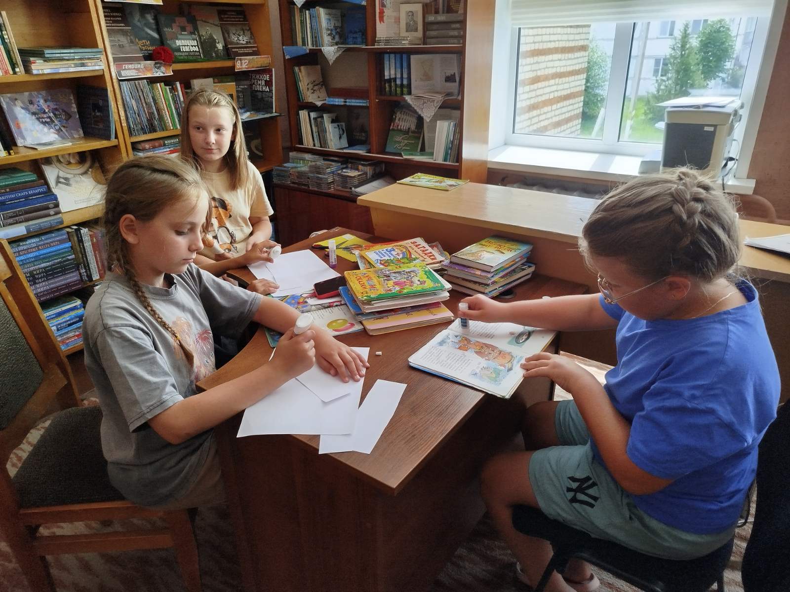 Летние каникулы с книгами: библиотеки района радуют читателей яркими мероприятиями и увлекательными акциями