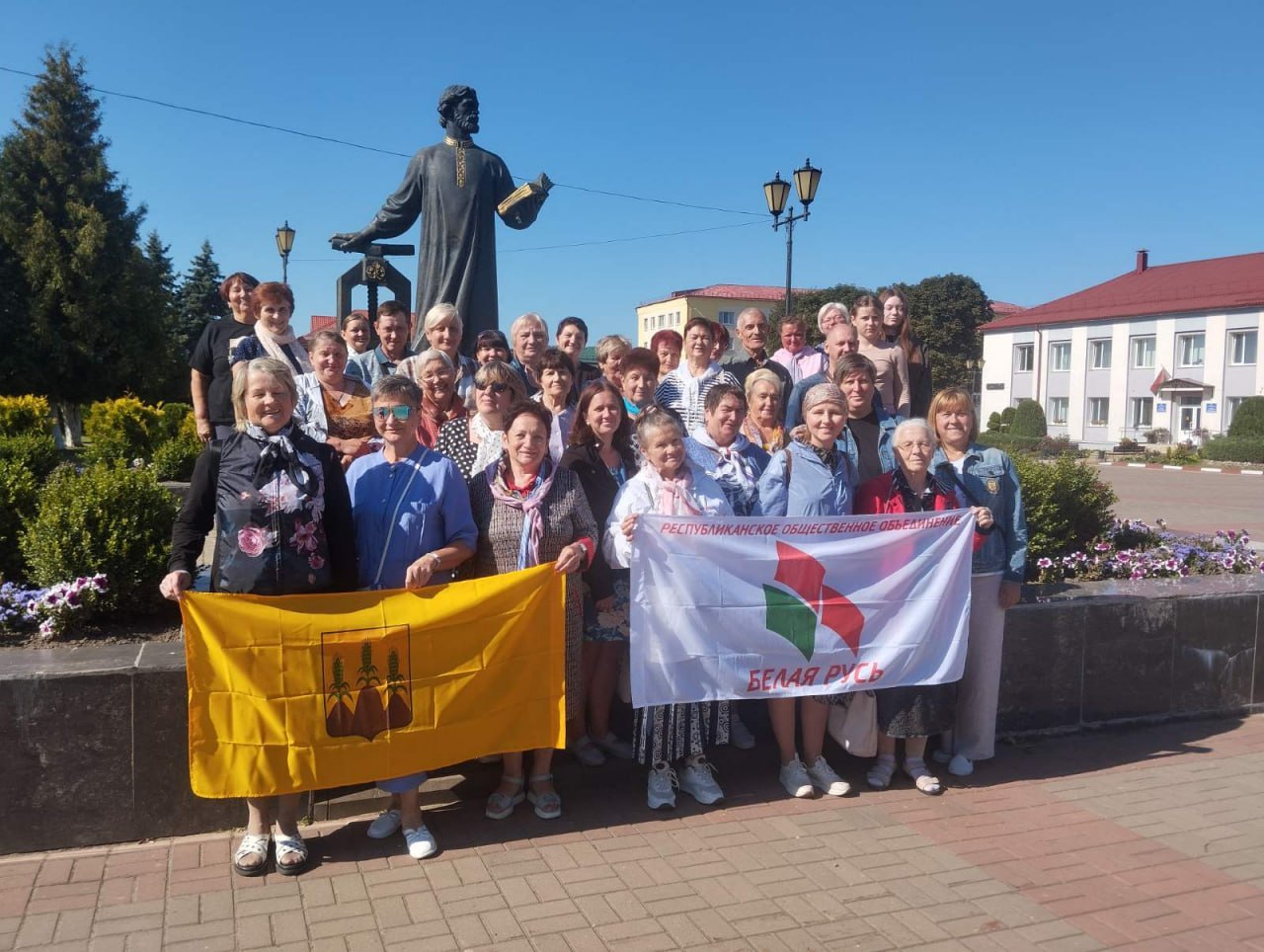 Духовно-просветительская поездка состоялась для членов Горецких РО ОО «БелОИ» и РО РОО «Белая Русь»