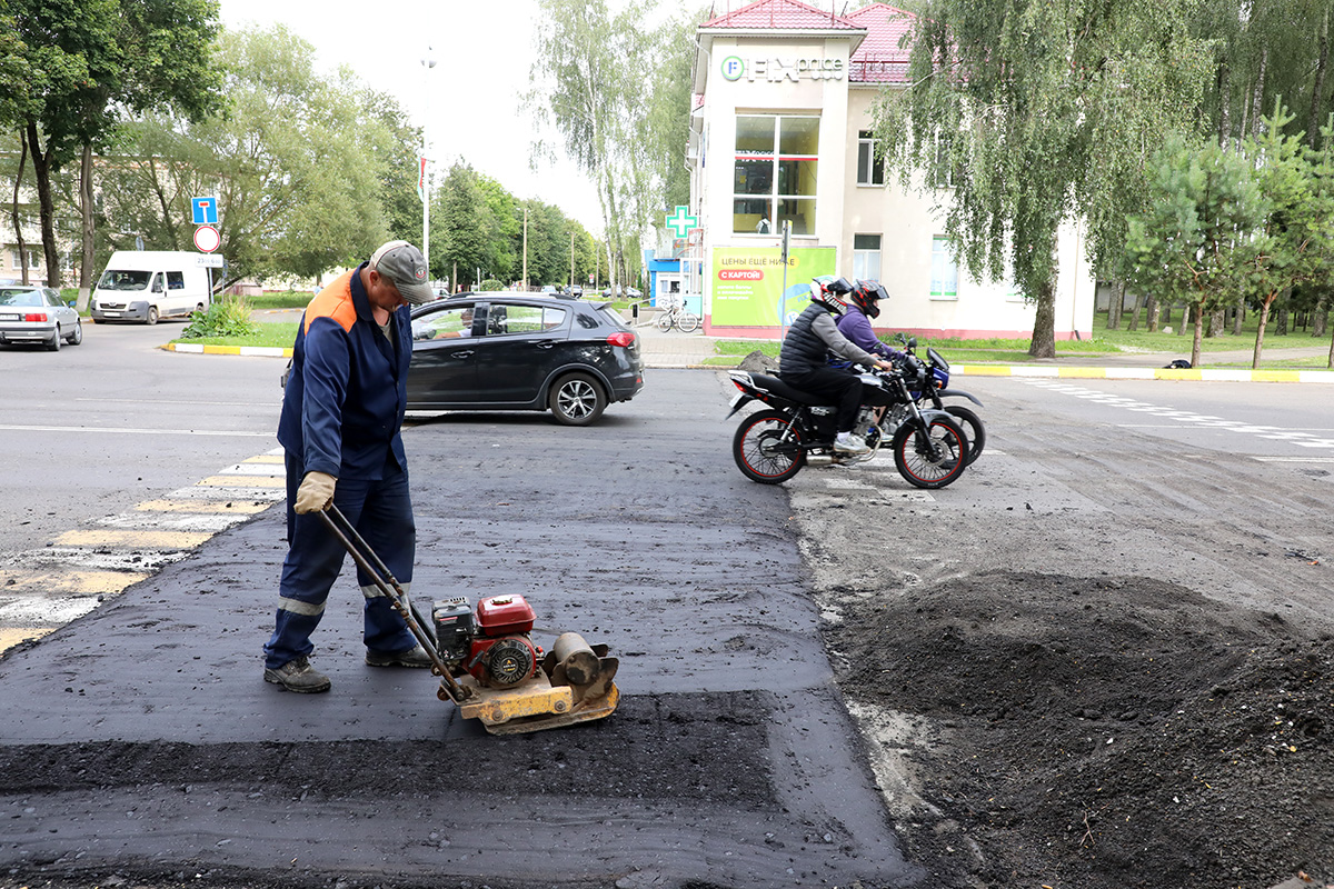 Возле ДК БГСХА восстановят испорченное дорожное покрытие, образованное при снятии «лежачего полицейского»
