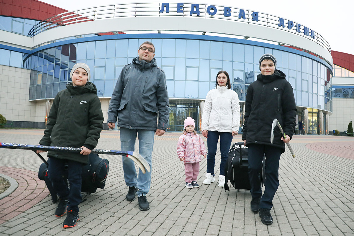 «Тепло в доме создается любящими сердцами мужа, жены, детей». Многодетный отец Вячеслав Павловский о себе и семье