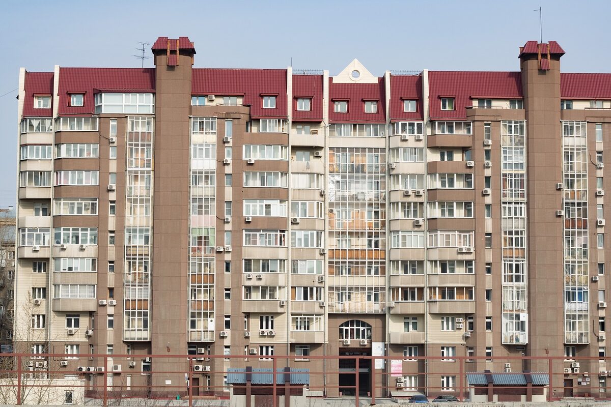 Подъезды многоэтажек и мусорки станут чище: новое постановление Минздрава Беларуси
