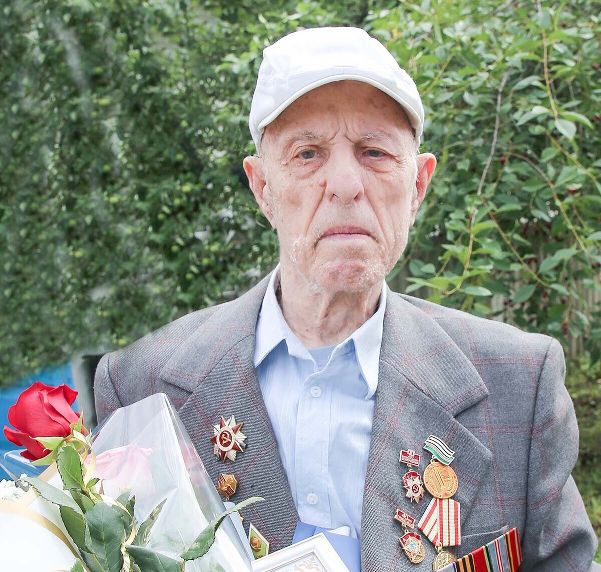 В День пожилых людей поздравления принимал ветеран Великой Отечественной войны Михаил Бобылев