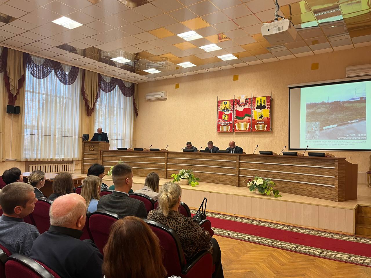 В райисполкоме в преддверии республиканского субботника прошло заседание районного штаба по благоустройству и наведению порядка