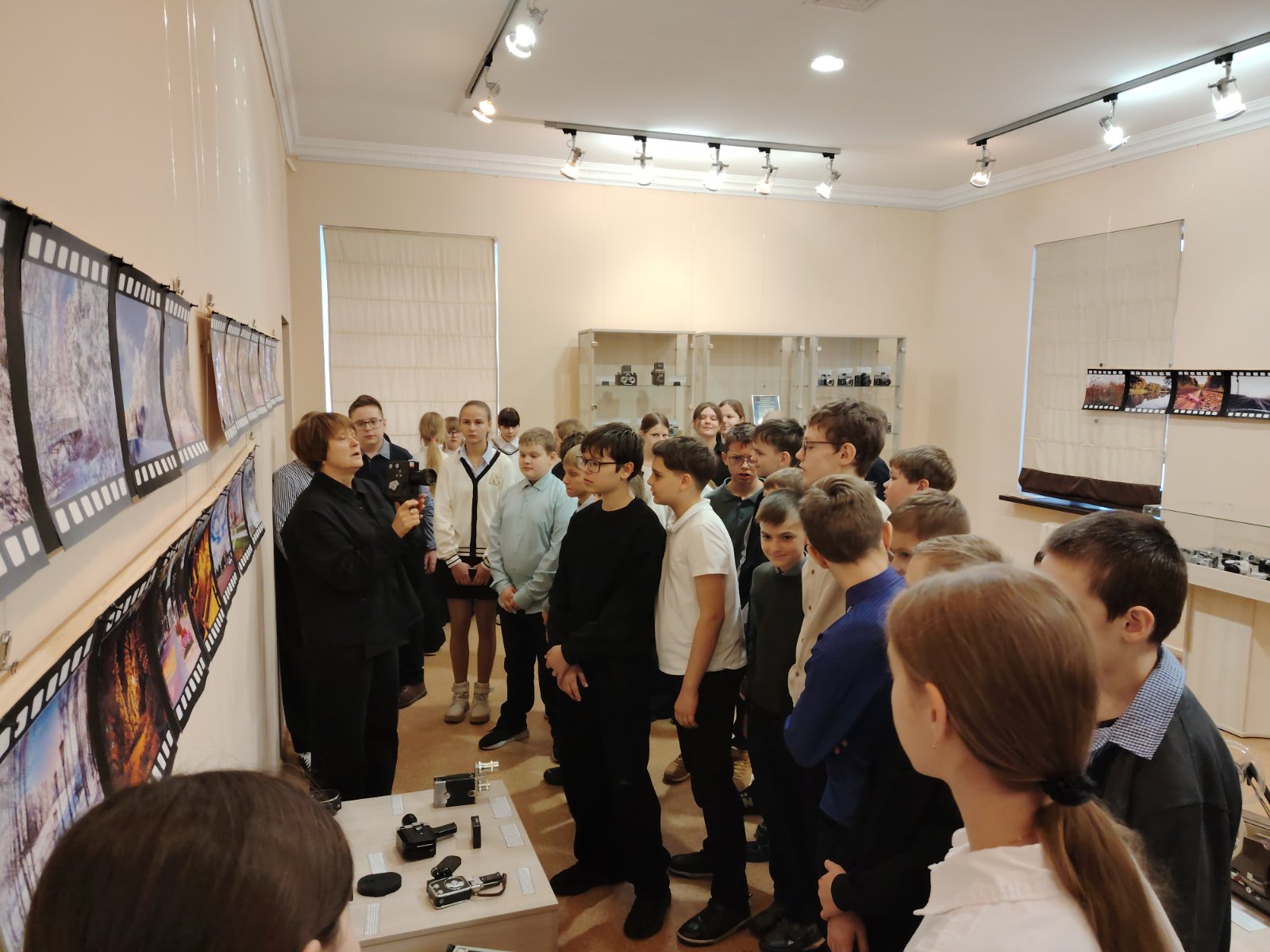Заглянуть в прошлое: путешествие шестиклассников по истории фотографий и фотоаппаратуры