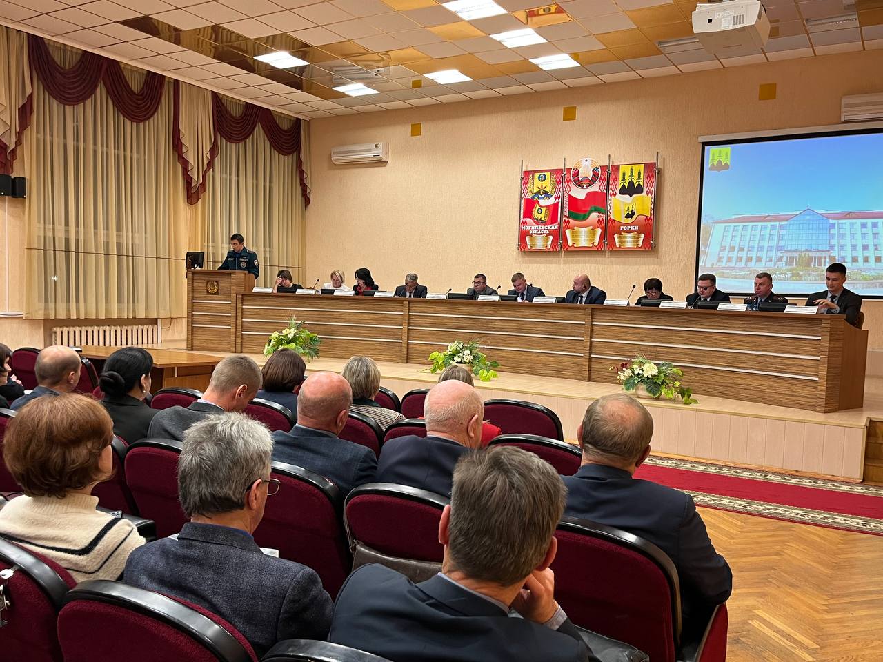 Какие вопросы рассмотрели на заседании районного исполнительного комитета?