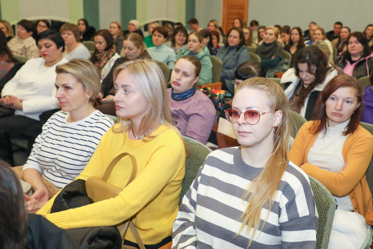 Вопросы обеспечения безопасности несовершеннолетних детей были вынесены на обсуждение на районном родительском собрании