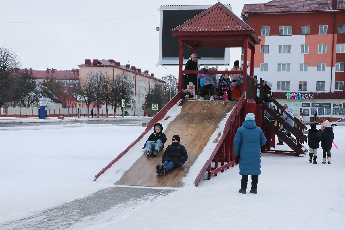 Фотофакт: зимние забавы в Горках