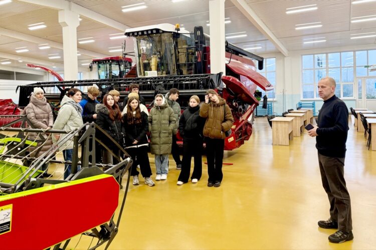 БГСХА открыла двери для старшеклассников из разных школ