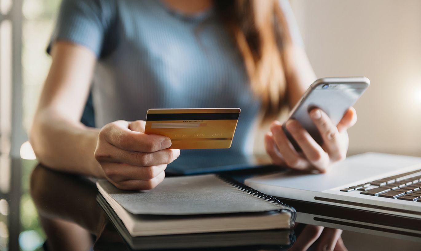 Кто чаще всего становится жертвой мошенников?